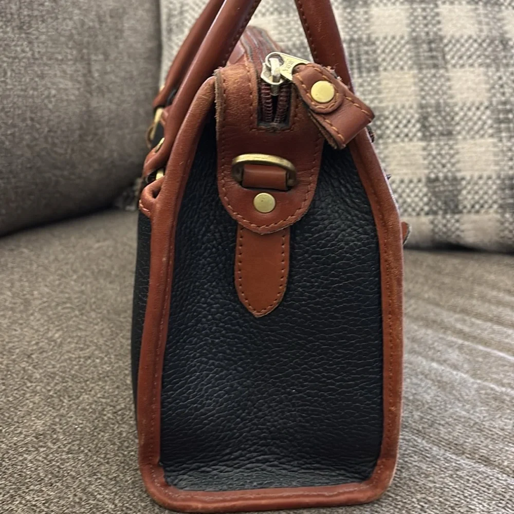 Vintage 80s Liz Claiborne 100% Black‎ & Tan Leather Satchel/Shoulder Bag/Purse